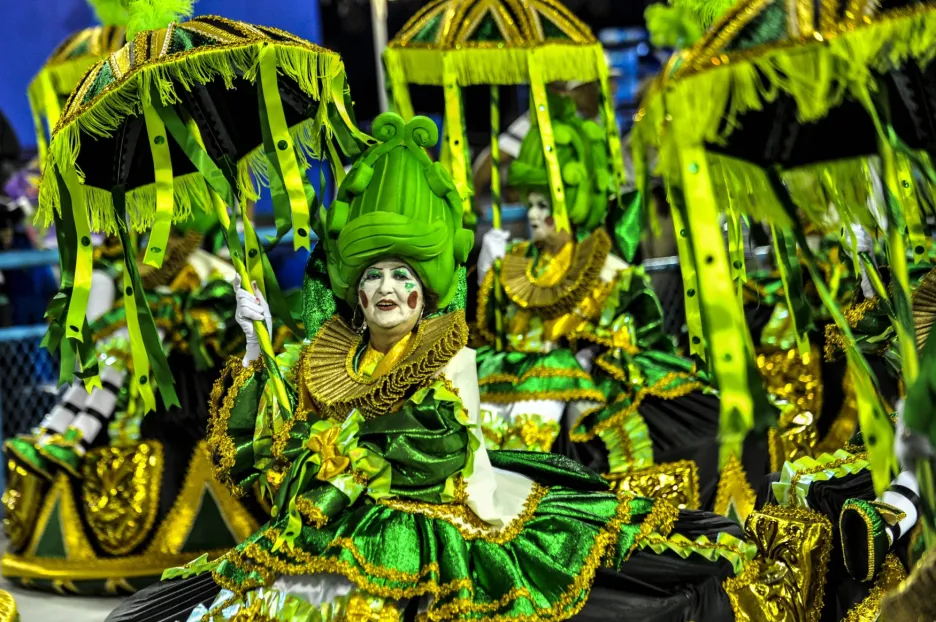 Tanečnice na festivalu v Riu