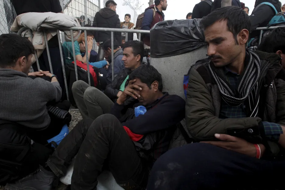 Afghánští migranti na řecko-makedonské hranici