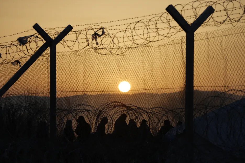 Afghánští migranti na řecko-makedonské hranici