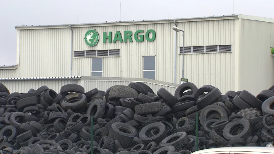 Skládka pneumatik v areálu firmy Hargo