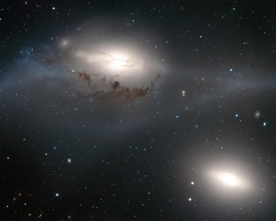 Galaxie NGC 4438 a NGC 4435 přezdívané Oči