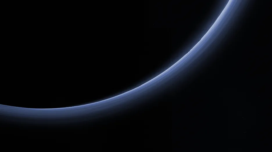 Snímky Pluta ze sondy New Horizons