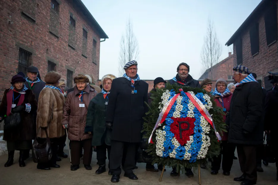 Svět si připomíná památku obětí holocaustu