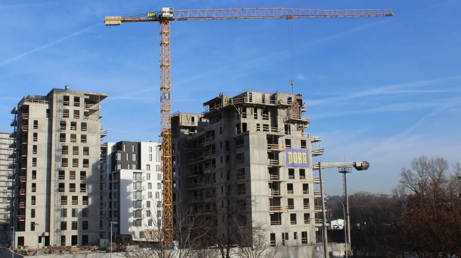 Výstavba bytových domů Marina Island u pražského Libeňského mostu