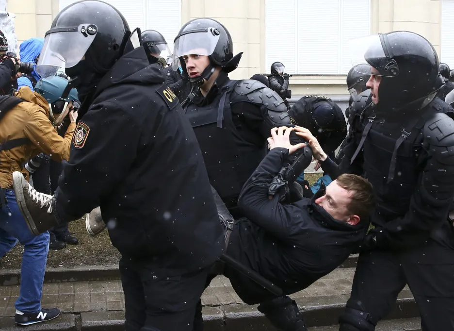 Běloruská policie zakročila proti demonstrantům