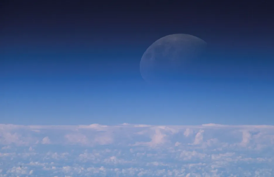 Země a Měsíc na jedné fotografii