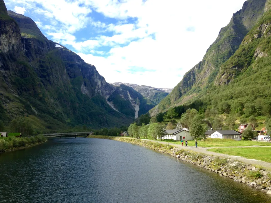 Cesta lodí po fjordech u norského Gudvangenu