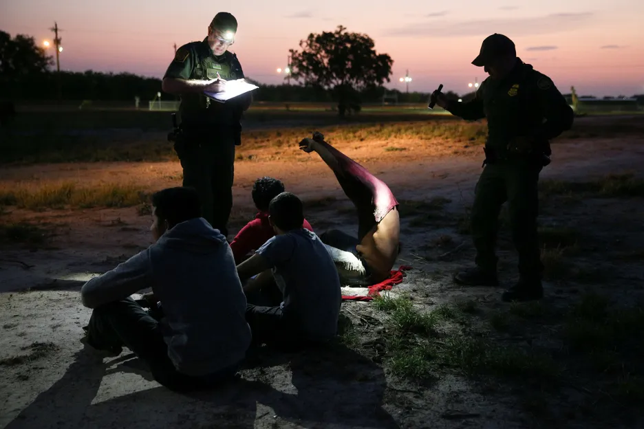 Migranti na hranici USA a Mexika