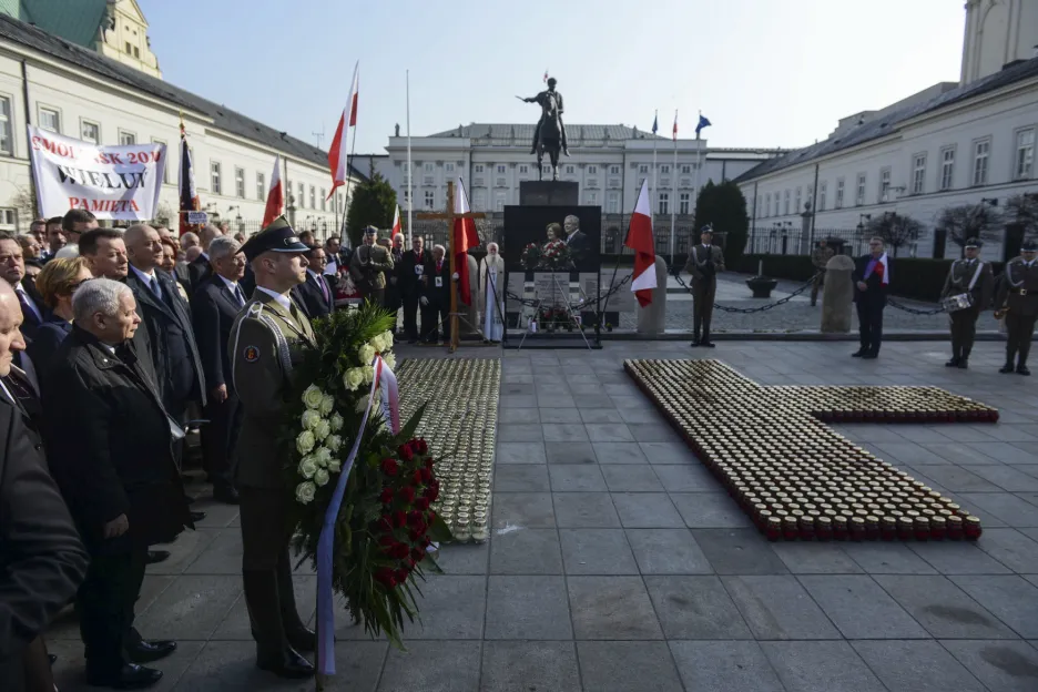 Pieta připomínající nehodu polského prezidentského letadla u Smolenska v roce 2010
