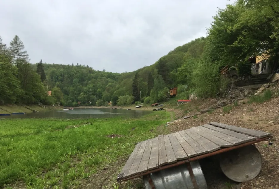 Ve Vranovské přehradě chybí čtyři metry vody