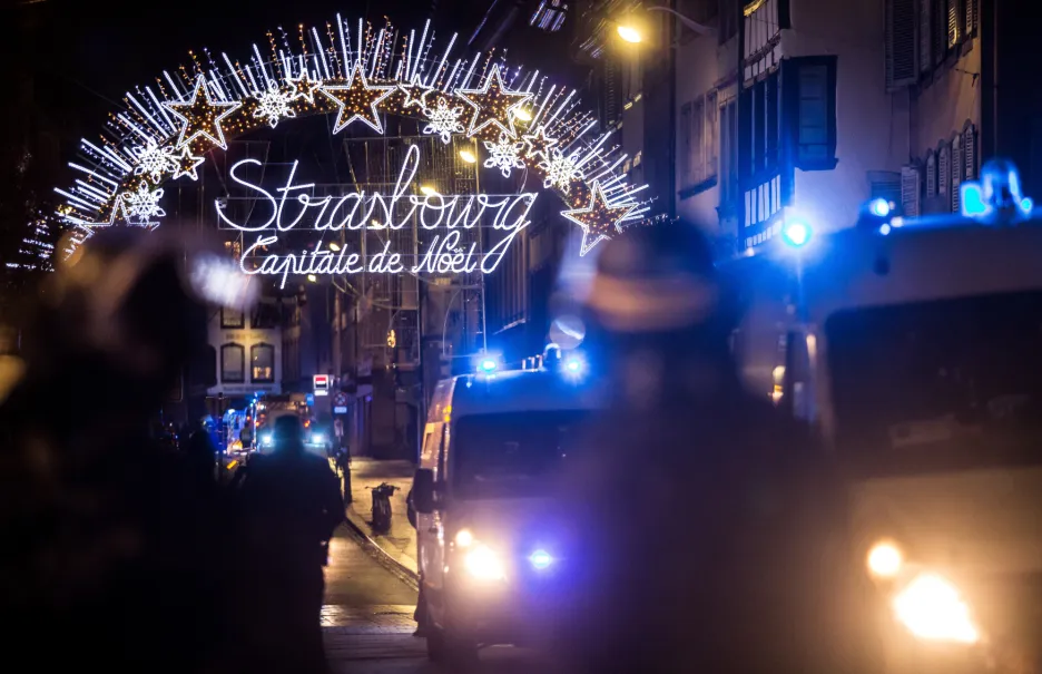 Poblíž vánočního trhu ve Štrasburku útočil střelec