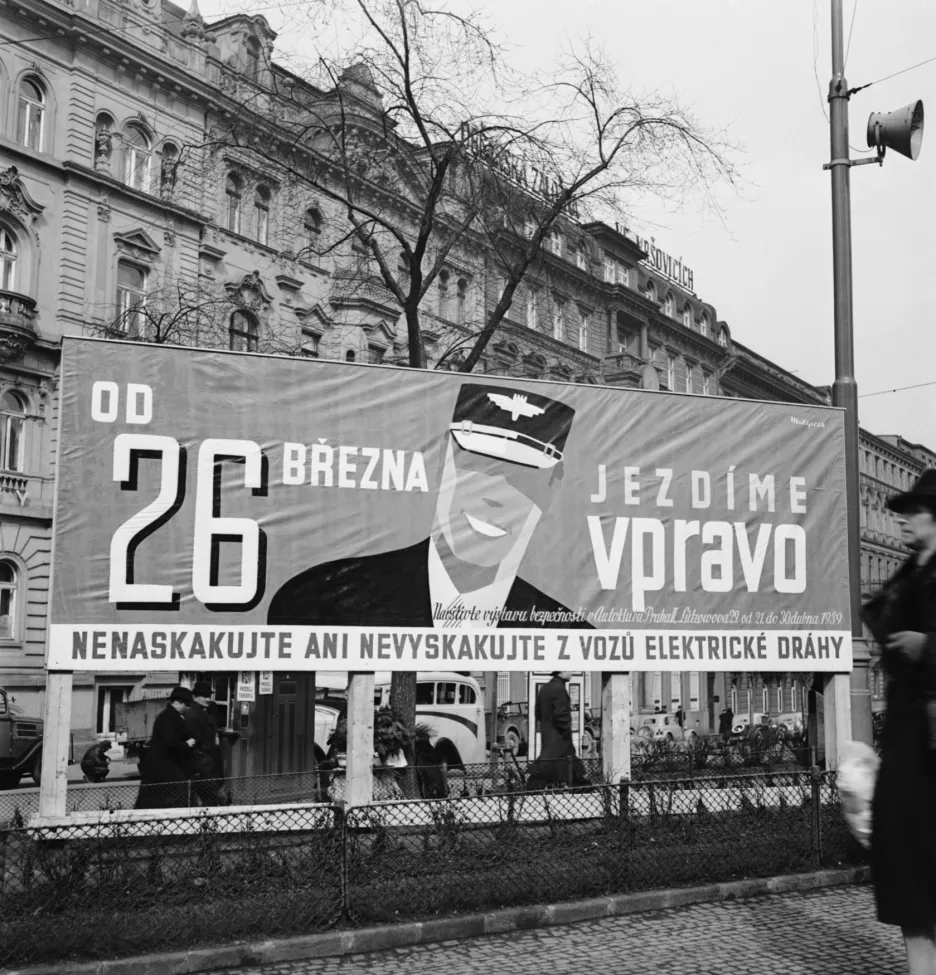 Velká propagační kampaň v Praze v březnu 1939 k zavedení jízdy vpravo