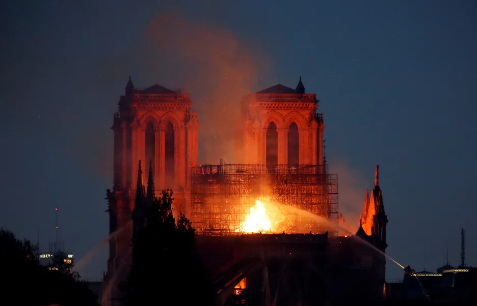 Požár katedrály Notre-Dame v Paříži