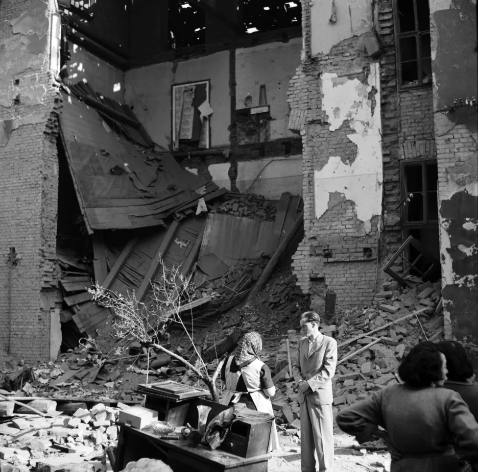Škody způsobené bombardováním Plzně 