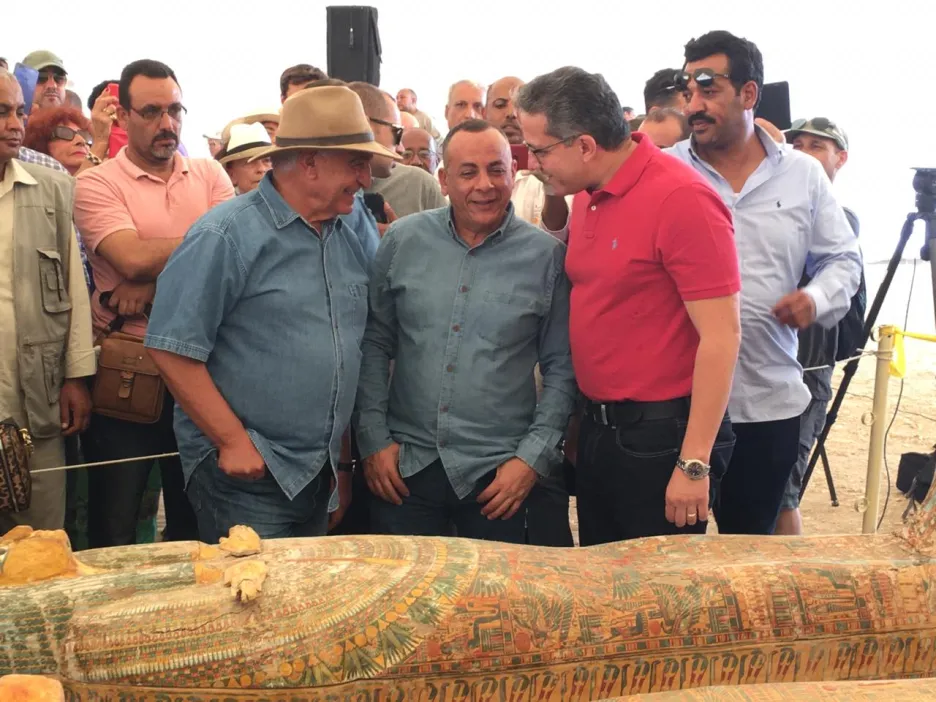 Egypt představil nově nalezené sarkofágy