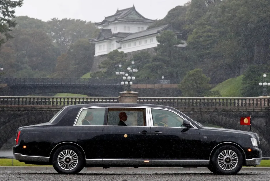 Nový císař Naruhito slavnostně usedl na japonský trůn