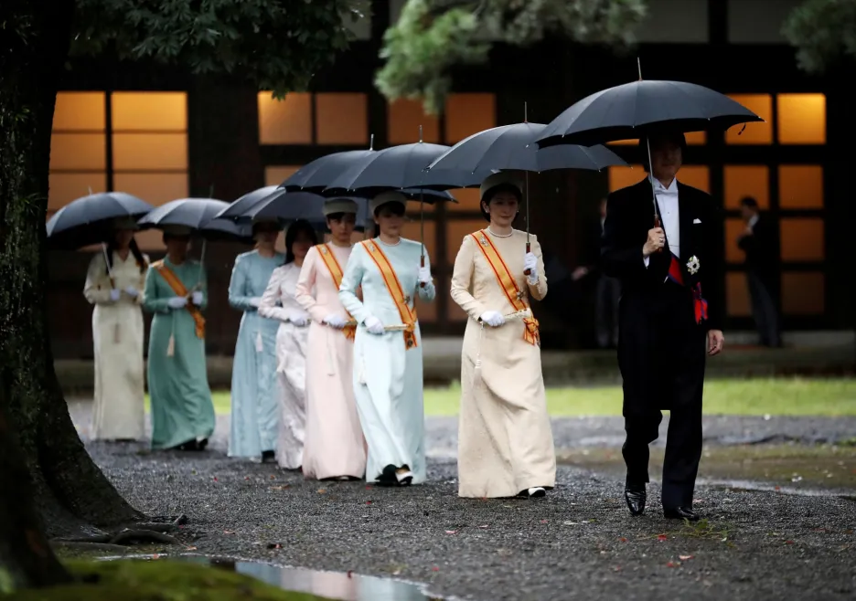Nový císař Naruhito slavnostně usedl na japonský trůn
