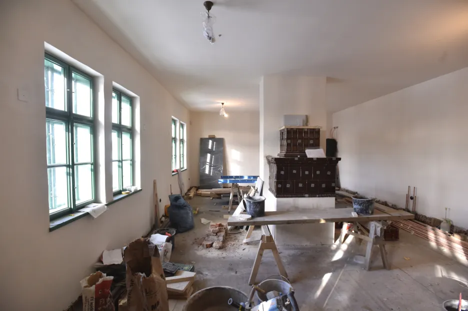 Obnova chaty Libušín se blíží ke konci