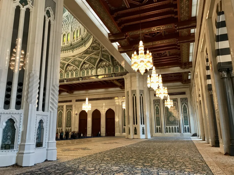 Interiér Velké mešity v Maskatu