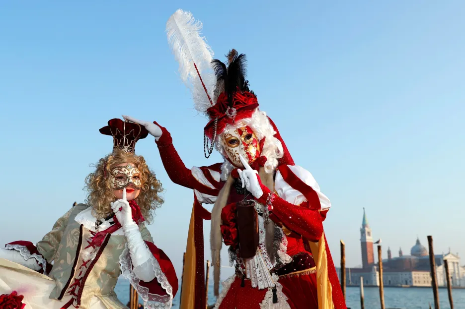 V Benátkách začal tradiční karneval, jeho letošním motivem je 