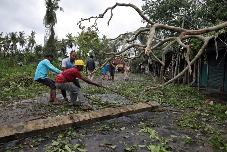 Cyklon Amphan v Indii a Bangladéši 