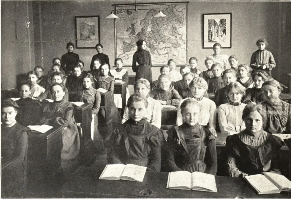 Spolek Vesna v Brně provozoval na začátku 20. století řadu dívčích škol