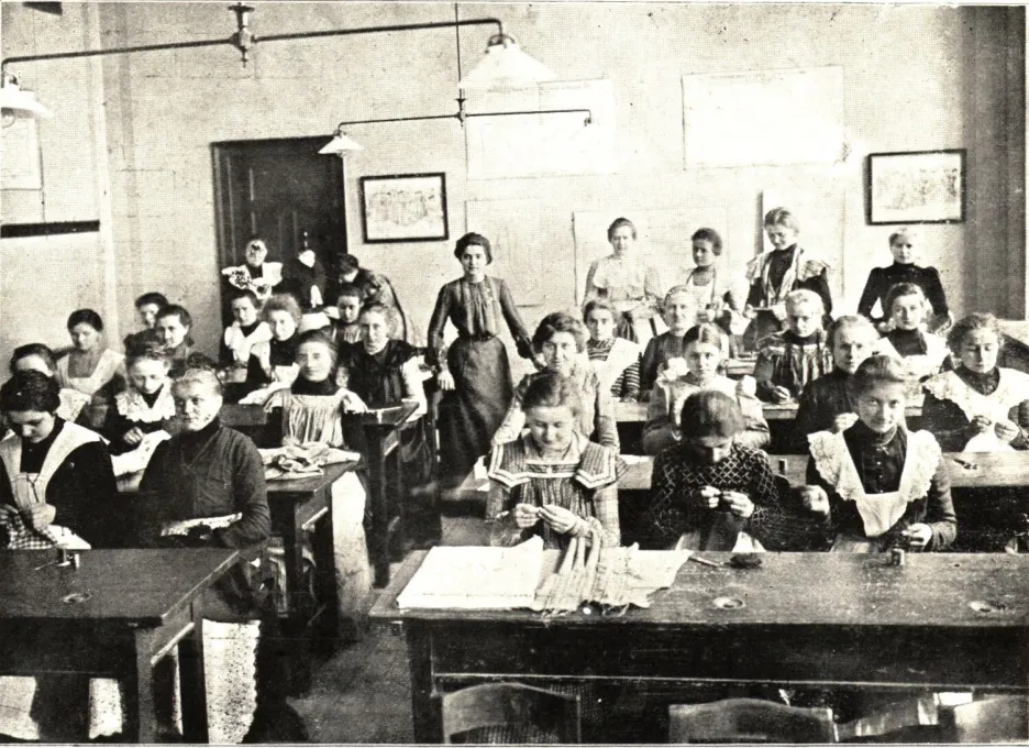 Spolek Vesna v Brně provozoval na začátku 20. století řadu dívčích škol