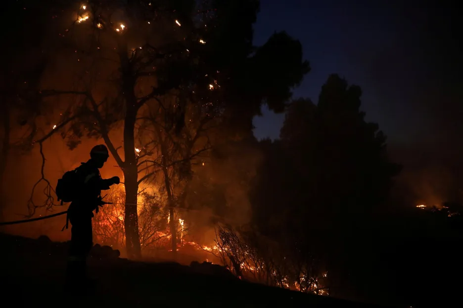 Řečtí hasiči zasahovali v horách Peloponésu