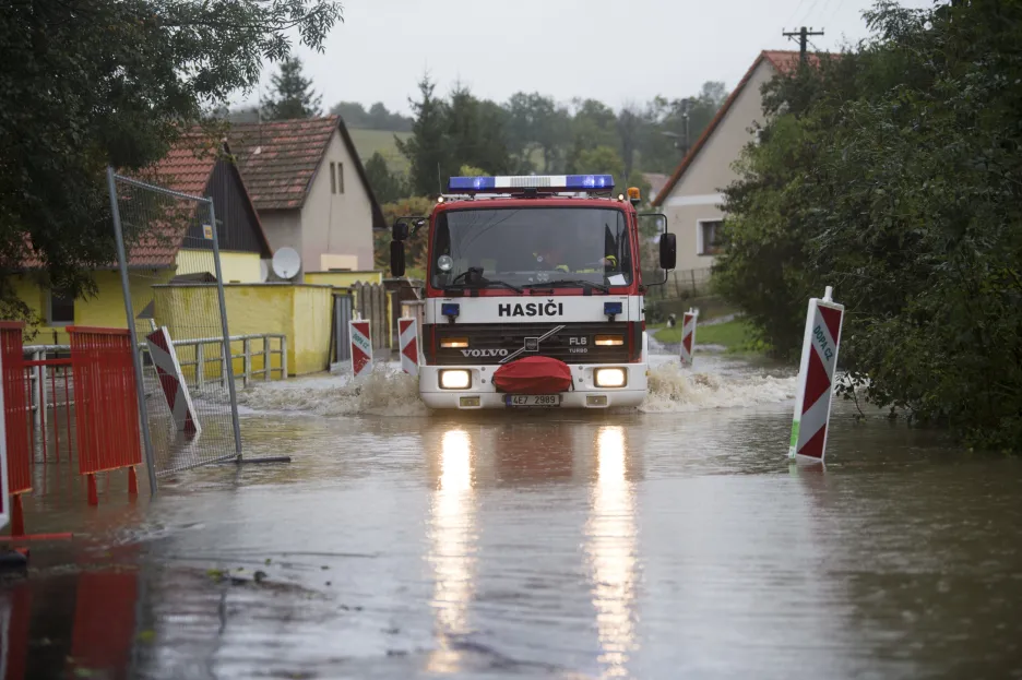 Silné deště zasáhly celé území České republiky. Na mnoha místech způsobily lidem komplikace