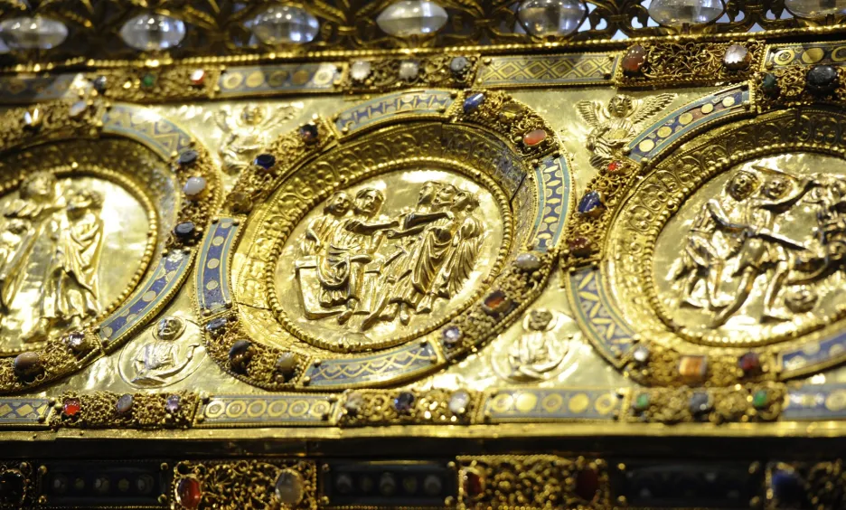Detaily zdobení relikviáře sv. Maura