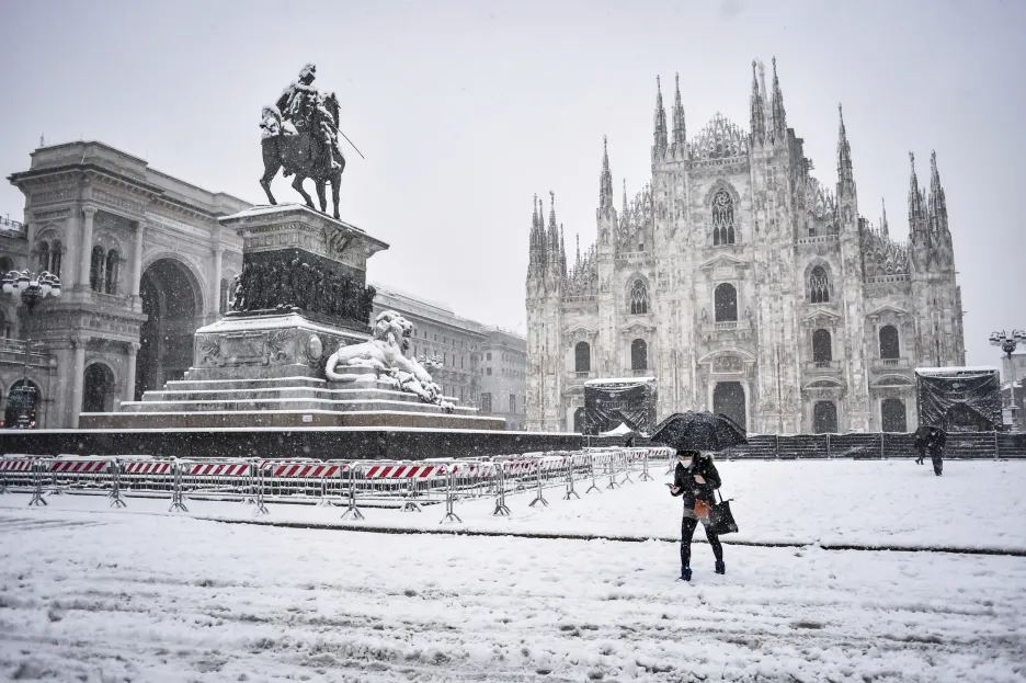 V Miláně napadlo nezvyklé množství sněhu