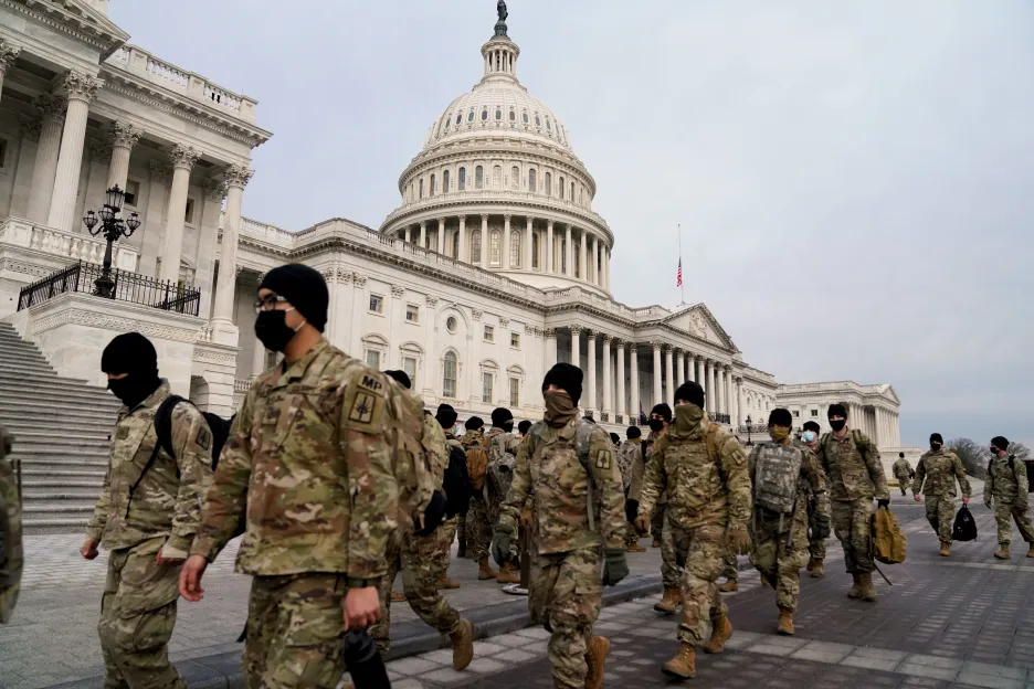 Národní garda se opevňuje ve Washingtonu před Bidenovou inaugurací