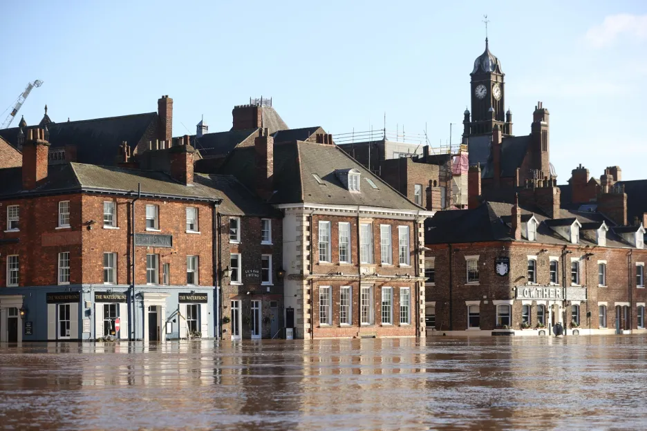 Následky bouře Christoph ve Velké Británii. Fotografie ukazují povodně ve městě Bewdley, Norwich a York