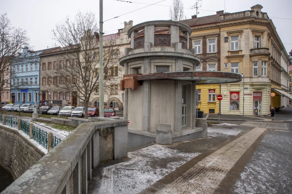 Hradecká radnice hledá firmu,která dodělá opravu secesního kiosku