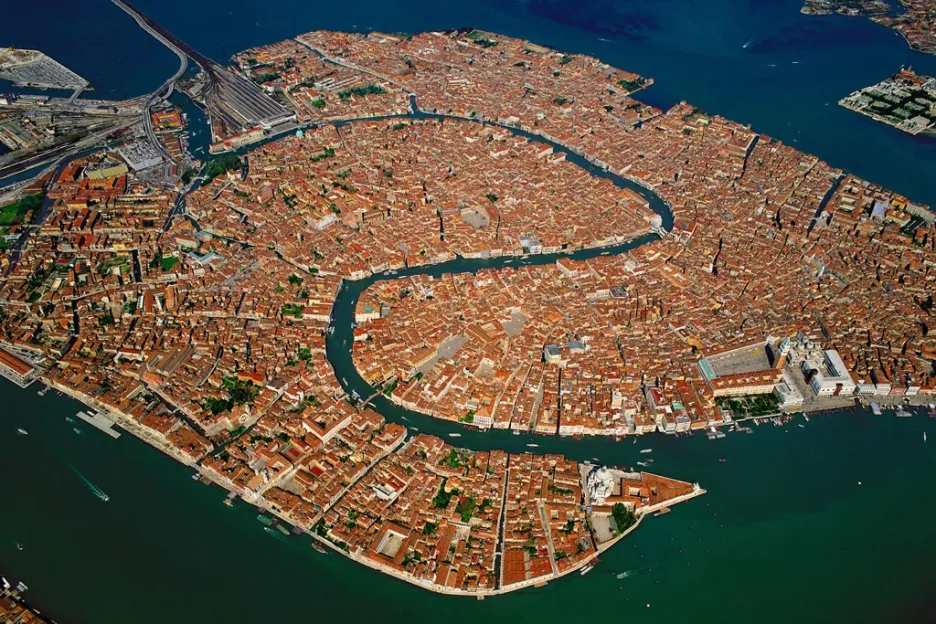 Benátky jsou světovým unikátem se spoustou specifik a netradičních místních zvyklostí 