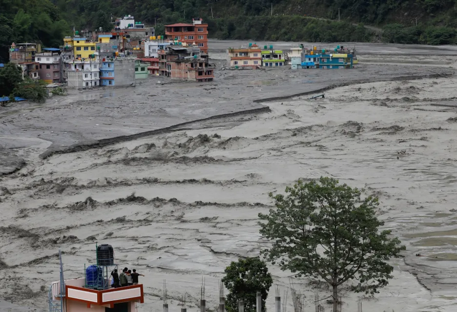 Monzunové deště v Bhutánu rozvodnili řeky v nepálské oblasti Sindhupalchok