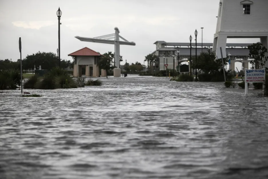 Pobřeží amerického státu Louisiana zasáhl hurikán Ida. Snímky ukazují situaci ve městě New Orleans a jeho okolí