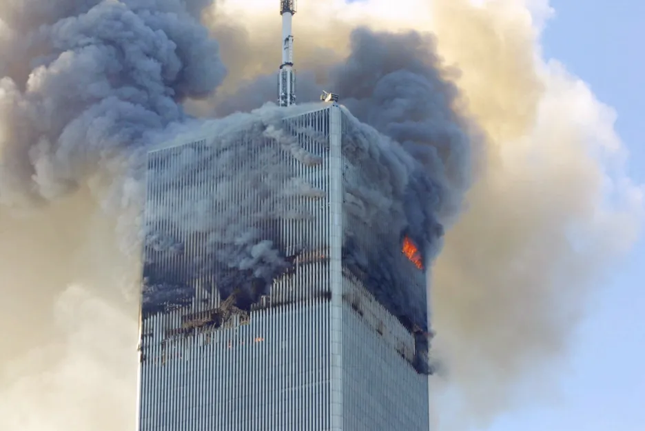 Dvě a čtvrt hodiny, které změnily svět. Teroristické útoky 11. září chronologicky v obrazech