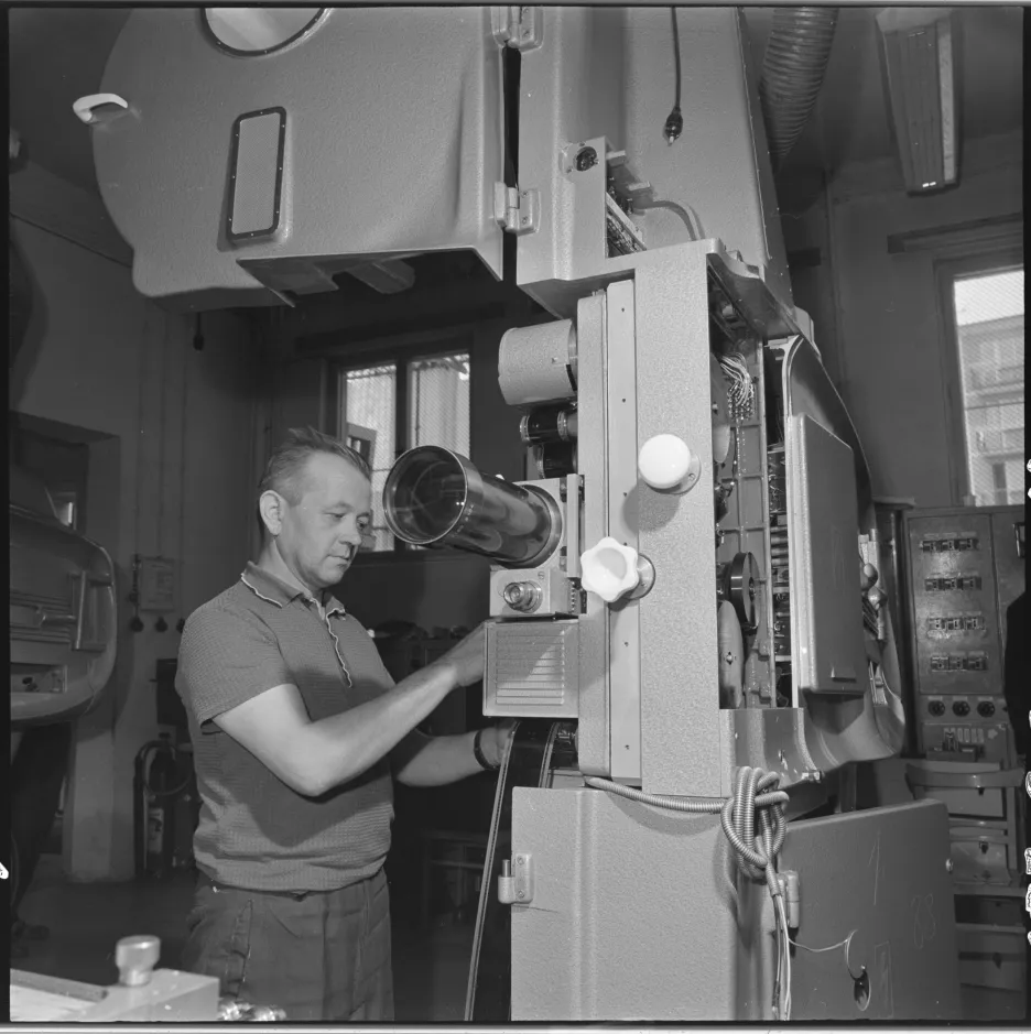Státní podnik MEOPTA v Přerově patřil v 60. a 70. letech minulého století mezi největší výrobce profesionálních promítacích přístrojů na světě