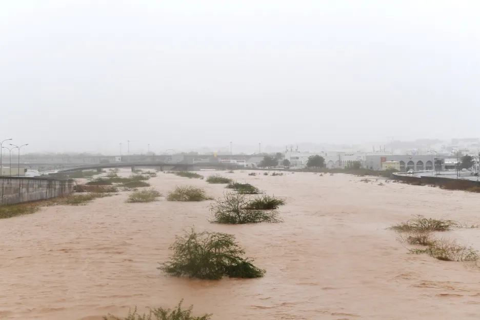 Cyklon Shaheen zasáhl Omán